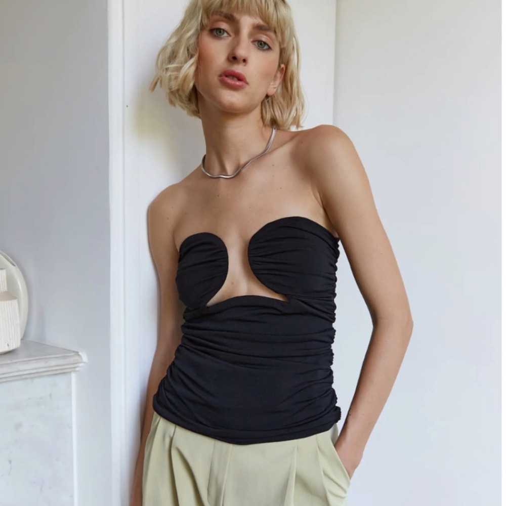 Black Strapless Ruched Top